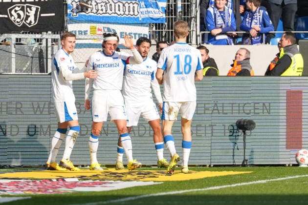 2 Bundesliga, Karlsruher SC vs Hertha BSC, 24 01 2026 Goal celebration for 1 1 by Fabian Reese Hertha BSC, 11 2 Bundesliga, Karlsruher SC vs Hertha BSC, BBBank Wildpark Karlsruhe, 24 01 2026 DFB DFL REGULATIONS PROHIBIT ANY USE OF PHOTOGRAPHS AS IMAGE SEQUENCES AND OR QUASI VIDEO Copyright: xBEAUTIFULxSPORTS Boscox