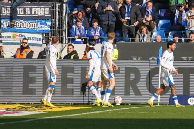 2 Bundesliga, Karlsruher SC vs Hertha BSC, 24 01 2026 Goal celebration for 1 1 by Fabian Reese Hertha BSC, 11 2 Bundesliga, Karlsruher SC vs Hertha BSC, BBBank Wildpark Karlsruhe, 24 01 2026 DFB DFL REGULATIONS PROHIBIT ANY USE OF PHOTOGRAPHS AS IMAGE SEQUENCES AND OR QUASI VIDEO Copyright: xBEAUTIFULxSPORTS Boscox