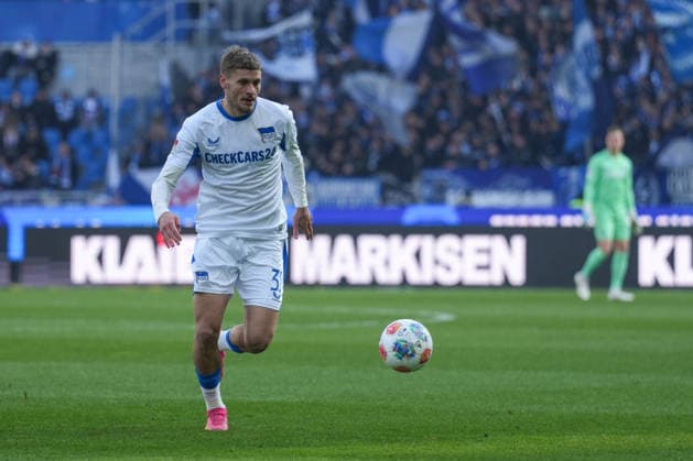2 Bundesliga, Karlsruher SC vs Hertha BSC, 24 01 2026 Agustín Rogel Hertha BSC, 3 2 Bundesliga, Karlsruher SC vs Hertha BSC, BBBank Wildpark Karlsruhe, 24 01 2026 DFB DFL REGULATIONS PROHIBIT ANY USE OF PHOTOGRAPHS AS IMAGE SEQUENCES AND OR QUASI VIDEO Copyright: xBEAUTIFULxSPORTS Boscox