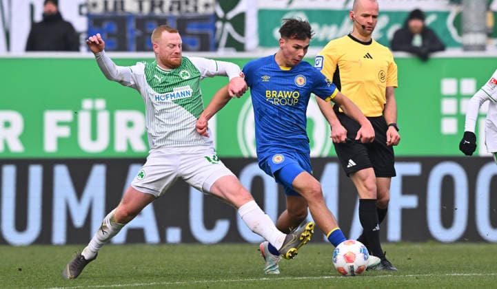 24 01 2026 Soccer Season 2025 2026 2 Soccer Bundesliga 19 Matchday SpVgg Greuther Fürth SGF Kleeblatt Eintracht Braunschweig BTSV EBS Sportfoto Zink xwoxzix DFL regulations prohibit any use of photographs as image sequences and or quasi video only for editorial use Paul Will 13, SpVgg Greuther Fürth Max Marie 15, Eintracht Braunschweig BTSV EBS