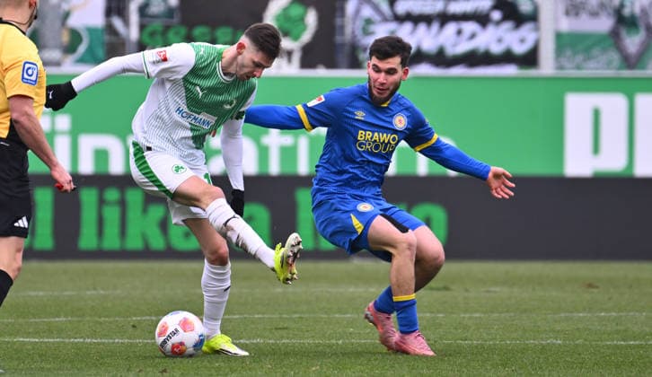 24 01 2026 Soccer Season 2025 2026 2 Soccer Bundesliga 19 Matchday SpVgg Greuther Fürth SGF Kleeblatt Eintracht Braunschweig BTSV EBS Sportfoto Zink xwoxzix DFL regulations prohibit any use of photographs as image sequences and or quasi video only for editorial use Branimir Hrgota 10, SpVgg Greuther Fürth Mehmet Aydin 8, Eintracht Braunschweig BTSV EBS