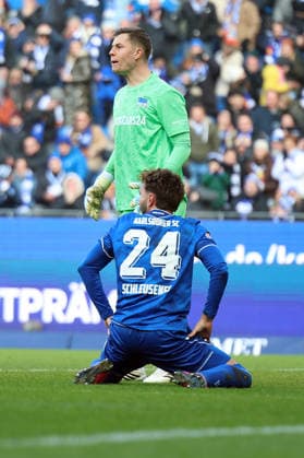 24 01 2026, xrekx, Soccer 2 Bundesliga, Karlsruher SC Hertha BSC Berlin v l Tjark Ernst Hertha BSC Fabian Schleusener Karlsruher SC DFL DFB REGULATIONS PROHIBIT ANY USE OF PHOTOGRAPHS as IMAGE SEQUENCES and or QUASI VIDEO Karlsruhe