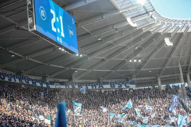 Scoreboard 2 1 Lead for KSC, Guest block Hertha Fans, Karlsruher SC vs Hertha BSC, 2 Bundesliga, Matchday 19, 2025 2026, 24 01 2026, DFL REGULATES PROHIBIT ANY USE OF PHOTOGRAPHS AS IMAGE SEQUENCES AND OR QUASI VIDEO, Karlsruher SC vs Hertha BSC, 2 Bundesliga, Matchday 19, 2025 2026, 24 01 2026 Karlsruhe Copyright: xEibner-Pressefoto JanxPrihodax EP_JPA