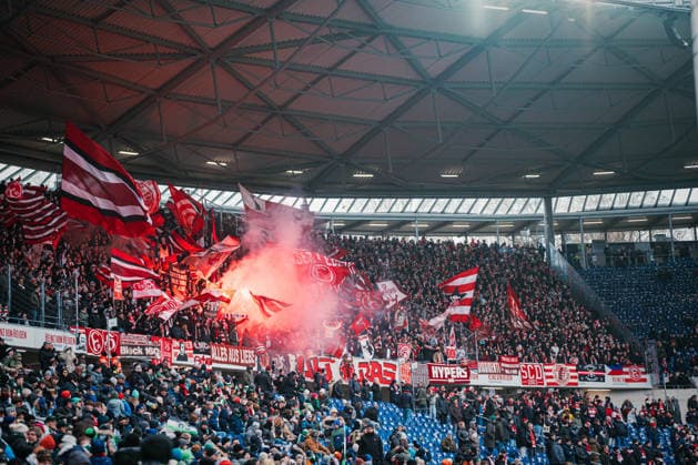 2 Bundesliga Hannover 96 vs Fortuna Düsseldorf, 24 01 2026 The away block of Fortuna Düsseldorf with pyrotechnics Football, 2 Bundesliga, Matchday 19 Hannover 96 vs Fortuna Düsseldorf on 24 01 2026 at Heinz von Heiden Arena, Hannover DFL REGULATIONS PROHIBIT ANY USE OF PHOTOGRAPHS AS IMAGE SEQUENCES AND OR QUASI VIDEO Copyright: xBEAUTIFULxSPORTS Tonhäuserx