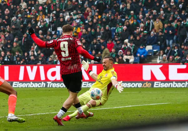 Germany Soccer 2 Bundesliga 2025 26, 19 Matchday Hannover 96 Fortuna Düsseldorf Heinz von Heiden Arena Stadion Hannover Benjamin Källman Benjamin Kallman Hannover 96, 9 Florian Kastenmeier Fortuna Düsseldorf, 33 Hannover Copyright: xAymanxAlahmedx