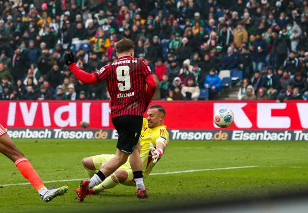 Germany Soccer 2 Bundesliga 2025 26, 19 Matchday Hannover 96 Fortuna Düsseldorf Heinz von Heiden Arena Stadion Hannover Benjamin Källman Benjamin Kallman Hannover 96, 9 Florian Kastenmeier Fortuna Düsseldorf, 33 Hannover Copyright: xAymanxAlahmedx