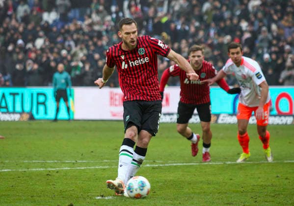 Germany Soccer 2 Bundesliga 2025 26, 19 Matchday Hannover 96 Fortuna Düsseldorf Heinz von Heiden Arena Stadion Hannover Penalty kick taken by player Boris Tomiak Hannover 96, 3 Hannover Copyright: xAymanxAlahmedx