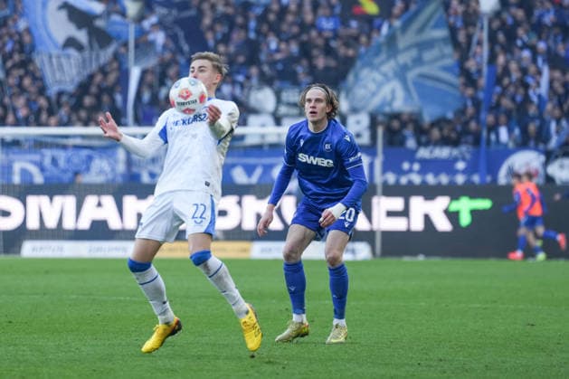 2 Bundesliga, Karlsruher SC vs Hertha BSC, 24 01 2026 Marten Winkler Hertha BSC, 22 with a chest tackle 2 Bundesliga, Karlsruher SC vs Hertha BSC, BBBank Wildpark Karlsruhe, 24 01 2026 DFB DFL REGULATIONS PROHIBIT ANY USE OF PHOTOGRAPHS AS IMAGE SEQUENCES AND OR QUASI VIDEO Copyright: xBEAUTIFULxSPORTS Boscox