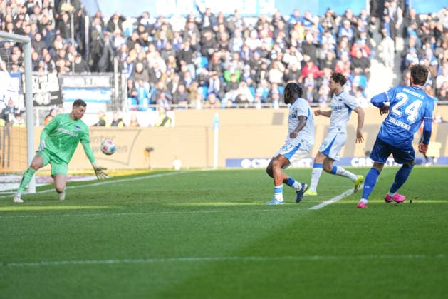 2 Bundesliga, Karlsruher SC vs Hertha BSC, 24 01 2026 Parade by Tjark Ernst Hertha BSC, 1 shot by Fabian Schleusener Karlsruher SC, 24 2 Bundesliga, Karlsruher SC vs Hertha BSC, BBBank Wildpark Karlsruhe, 24 01 2026 DFB DFL REGULATIONS PROHIBIT ANY USE OF PHOTOGRAPHS AS IMAGE SEQUENCES AND OR QUASI VIDEO Copyright: xBEAUTIFULxSPORTS Boscox