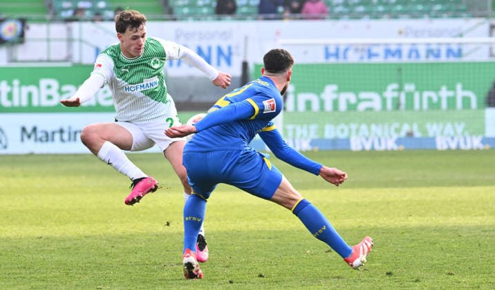 24 01 2026 Soccer Season 2025 2026 2 Soccer Bundesliga 19 Matchday SpVgg Greuther Fürth SGF Kleeblatt Eintracht Braunschweig BTSV EBS Sportfoto Zink xwoxzix DFL regulations prohibit any use of photographs as image sequences and or quasi video only for editorial use Lukas Reich 2, SpVgg Greuther Fürth Mohamed Dräger 2, Eintracht Braunschweig BTSV EBS