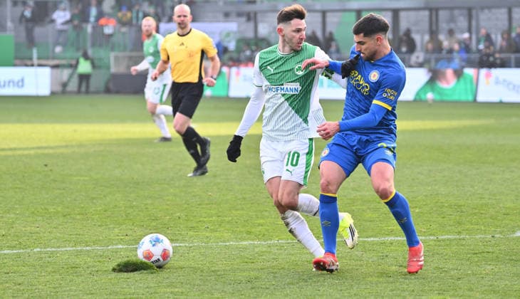 24 01 2026 Soccer Season 2025 2026 2 Soccer Bundesliga 19 Matchday SpVgg Greuther Fürth SGF Kleeblatt Eintracht Braunschweig BTSV EBS Sportfoto Zink xwoxzix DFL regulations prohibit any use of photographs as image sequences and or quasi video only for editorial use Branimir Hrgota 10, SpVgg Greuther Fürth Fabio Di Michele Sanchez 22, Eintracht Braunschweig BTSV EBS