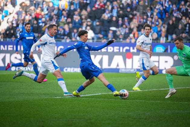 Germany, Soccer, 2 Bundesliga, Season 2025 2026, Karlsruher SC vs Herta BSC BBBank Wildpark Karlsruhe Niclas Dühring Karlsruher SC, 29 Karlsruhe BBBank Wildpark Baden Württemberg Germany Copyright: xFINLEYxMÖRCHx