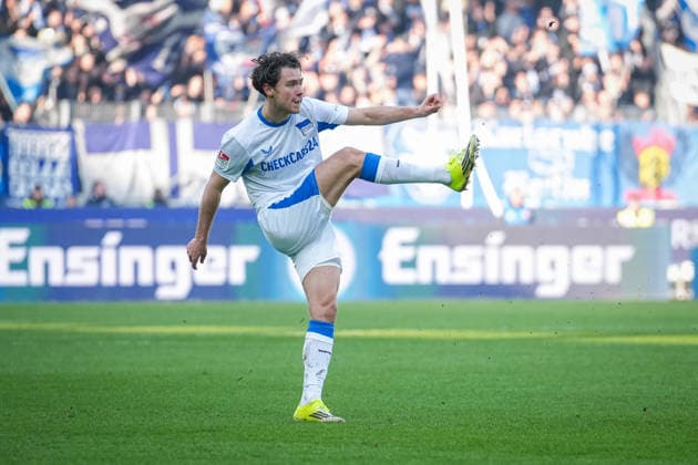 Germany, Football, 2 Bundesliga, Season 2025 2026, Karlsruher SC vs Herta BSC BBBank Wildpark Karlsruhe Linus Gechter Hertha BSC, 44 Karlsruhe BBBank Wildpark Baden Württemberg Germany Copyright: xFINLEYxMÖRCHx