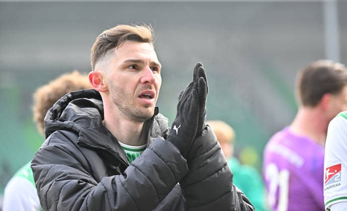 24 01 2026 Soccer Season 2025 2026 2 Soccer Bundesliga 19 Matchday SpVgg Greuther Fürth SGF Kleeblatt Eintracht Braunschweig BTSV EBS Sportfoto Zink MeZi xmexzix DFL regulations prohibit any use of photographs as image sequences and or quasi video only for editorial use Branimir Hrgota 10, SpVgg Greuther Fürth after the end of the match