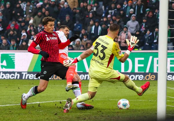 Germany Soccer 2 Bundesliga 2025 26, 19 Matchday Hannover 96 Fortuna Düsseldorf Heinz von Heiden Arena Stadion Hannover Florian Kastenmeier Fortuna Düsseldorf, 33 Franz Roggow Hannover 96, 13 Hannover Copyright: xAymanxAlahmedx