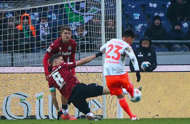 Germany Soccer 2 Bundesliga 2025 26, 19 Matchday Hannover 96 Fortuna Düsseldorf Heinz von Heiden Arena Stadion Hannover Shinta Appelkamp Fortuna Düsseldorf, 23 Enzo Leopold Hannover 96, 8 Hannover Copyright: xAymanxAlahmedx