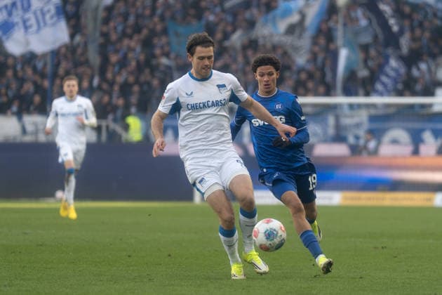 24 01 2026, xhfmx, Soccer 2 Bundesliga, Karlsruher SC Hertha BSC Berlin v l Linus Gechter Hertha BSC , Louey Ben Farhat Karlsruher SC DFL DFB REGULATIONS PROHIBIT ANY USE OF PHOTOGRAPHS as IMAGE SEQUENCES and or QUASI VIDEO Karlsruhe
