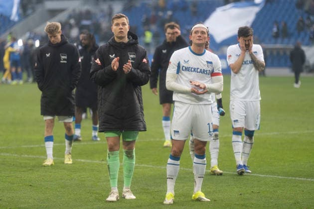 24 01 2026, xhfmx, Soccer 2 Bundesliga, Karlsruher SC Hertha BSC Berlin v l Tjark Ernst Hertha BSC , Fabian Reese Hertha BSC DFL DFB REGULATIONS PROHIBIT ANY USE OF PHOTOGRAPHS as IMAGE SEQUENCES and or QUASI VIDEO Karlsruhe