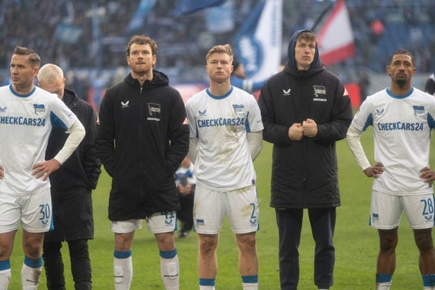 24 01 2026, xhfmx, Soccer 2 Bundesliga, Karlsruher SC Hertha BSC Berlin v l Paul Seguin Hertha BSC , Pascal Klemens Hertha BSC , Julian Eitschberger Hertha BSC , Jeremy Dudziak Hertha BSC DFL DFB REGULATIONS PROHIBIT ANY USE OF PHOTOGRAPHS as IMAGE SEQUENCES and or QUASI VIDEO Karlsruhe