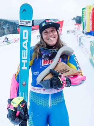 ALPINE SKIING - FIS WC Spindleruv Mlyn SPINDLERUV MLYN,CZECH REPUBLIC,24.JAN.26 - ALPINE SKIING - FIS World Cup, giant slalom, ladies. Image shows Sara Hector (SWE). Keywords: trophy.  GEPAxpictures xHaraldxSteiner