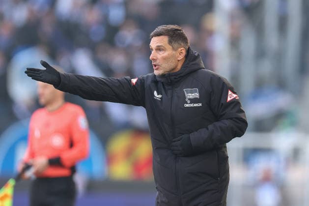Leitl Stefan Hertha BSC, Head Coach gives instructions, Karlsruher SC vs Hertha BSC, 2 Bundesliga, Matchday 19, 2025 2026, 24 01 2026, DFL REGULATES PROHIBIT ANY USE OF PHOTOGRAPHS AS IMAGE SEQUENCES AND OR QUASI VIDEO, Karlsruher SC vs Hertha BSC, 2 Bundesliga, Matchday 19, 2025 2026, 24 01 2026 Karlsruhe Copyright: xEibner-Pressefoto JanxPrihodax EP_JPA