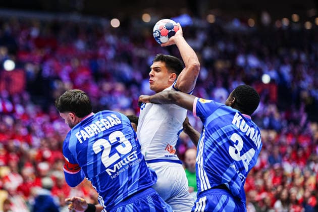 Ludovic Fabregas France, 23 , Francisco Costa Portugal, 26 , Karl Konan France, 34 DEN, France vs Portugal, Handball, EHF European Championship 2026, Main Round, Matchday 2, 24 01 2026 DEN, France vs Portugal, Handball, EHF European Championship 2026, Main Round, Matchday 2, 24 01 2026 Herning Copyright: xEibner-Pressefoto MarcelxvonxFehrnx EP_MFN
