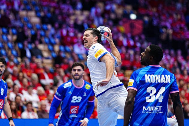 Throw Goal Salvador Salvador Portugal, 13 DEN, France vs Portugal, Handball, EHF European Championship 2026, Main Round, Matchday 2, 24 01 2026 DEN, France vs Portugal, Handball, EHF European Championship 2026, Main Round, Matchday 2, 24 01 2026 Herning Copyright: xEibner-Pressefoto MarcelxvonxFehrnx EP_MFN