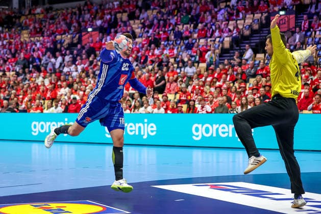 24 01 2026, Handball, Men s EHF EURO 2026, France Portugal, Jyske Bank Boxing in Herning, Denmark, Main Round Ludovic Fabregas France 23 throws on the goal of Gustavo Alexandre Cascao Capdeville Portugal 41 Denmark