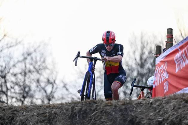 UCI Cyclocross World Cup 2025-2026 Maasmechelen MAASMECHELEN, BELGIUM - JANUARY 24 : Nys Thibau (BEL) of Baloise Glowi Lions in action during the 11th leg of the Maasmechelen UCI Cyclocross World Cup 2025-2026 a cyclocross race for Women Elite on January 24, 2026 in Maasmechelen, Belgium, 24 01 2026 ( Maasmechelen Belgium  Copyright: xVincentxKalutx
