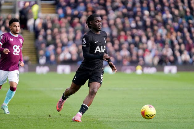 Burnley v Tottenham Hotspur, Burnley, UK - 24 Jan 2026 Yves Bissouma of Tottenham Hotspur during the Premier League match between Burnley and Tottenham Hotspur at Turf Moor, Burnley on 24 January 2026 ( Burnley Turf Moor Burnley England Copyright: xHarryxCornish PPAUKx PPA-242661