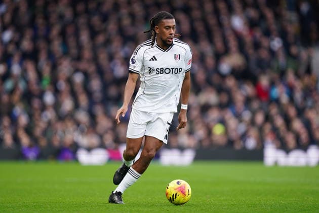 Fulham v Brighton & Hove Albion, Premier League Alex Iwobi of Fulham during the Fulham v Brighton & Hove Albion Premier League match at Craven Cottage, London, England on 24 January 2026 Credit: Dylan Hepworth Every Second Media Editorial use only. All images are copyright Every Second Media Limited. No images may be reproduced without prior permission. All rights reserved. Premier League and Football League images are subject to licensing agreements with Football DataCo Limited. see https: www.football-dataco.com Copyright: xIMAGO EveryxSecondxMediax ESM-1770-0023 DylanxHepworthx xEveryxSecondxMediax