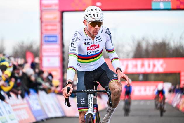 UCI Cyclocross World Cup 2025-2026 Maasmechelen MAASMECHELEN, BELGIUM - JANUARY 24 : Van Der Poel Mathieu (NED) of Alpecin-Deceuninck celebrating his victory during the 11th leg of the Maasmechelen UCI Cyclocross World Cup 2025-2026 a cyclocross race for Women Elite on January 24, 2026 in Maasmechelen, Belgium, 24 01 2026 ( Maasmechelen Belgium  Copyright: xVincentxKalutx