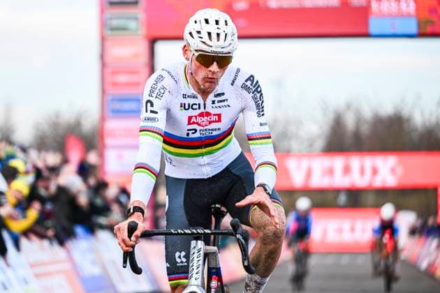 UCI Cyclocross World Cup 2025-2026 Maasmechelen MAASMECHELEN, BELGIUM - JANUARY 24 : Van Der Poel Mathieu (NED) of Alpecin-Deceuninck celebrating his victory during the 11th leg of the Maasmechelen UCI Cyclocross World Cup 2025-2026 a cyclocross race for Women Elite on January 24, 2026 in Maasmechelen, Belgium, 24 01 2026 ( Maasmechelen Belgium  Copyright: xVincentxKalutx