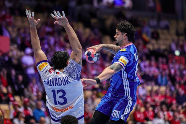 8Prandi, Elohim in action Match between FRANCE VS PORTUGAL valid for Men s EHF EURO 2026 at Jyske Bank Boxen in Herning on 24 January 2026. Herning Jyske Bank Boxen Herning Denmark Copyright: xIMAGOx xPRIMExSPORTSxIMAGESx xANGELOxMOREIRAx