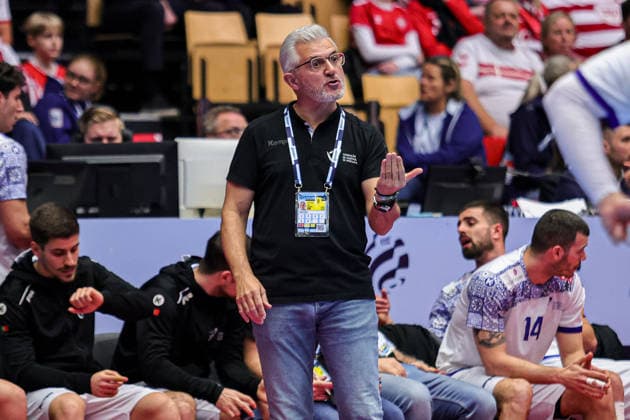 PAULO JORGE PEREIRA COACH PORTUGAL in action Match between FRANCE VS PORTUGAL valid for Men s EHF EURO 2026 at Jyske Bank Boxen in Herning on 24 January 2026. Herning Jyske Bank Boxen Herning Denmark Copyright: xIMAGOx xPRIMExSPORTSxIMAGESx xANGELOxMOREIRAx