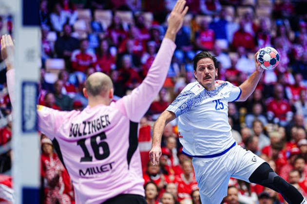 Throw Goal Antonio Areia Portugal, 25 DEN, France vs Portugal, Handball, EHF European Championship 2026, Main Round, Matchday 2, 24 01 2026 DEN, France vs Portugal, Handball, EHF European Championship 2026, Main Round, Matchday 2, 24 01 2026 Herning Copyright: xEibner-Pressefoto MarcelxvonxFehrnx EP_MFN