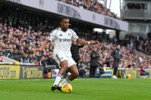 Fulham v Brighton and Hove Albion, Premier League Fulham midfielder Alex Iwobi (17) during the Premier League match between Fulham and Brighton and Hove Albion at Craven Cottage, London, UK on 24 January 2026. London Craven Cottage Greater London UK Editorial use only DataCo restrictions apply See www.football-dataco.com , Copyright: xStephenxFlynnx PSI-23616-0061
