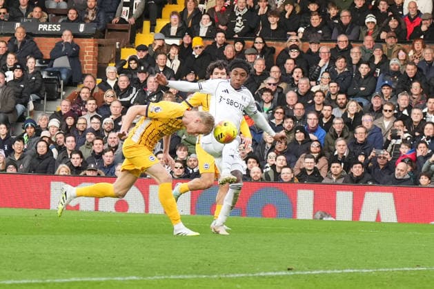 Fulham v Brighton and Hove Albion, Premier League Brighton & Hove Albion manager defender Jan Paul van Hecke (6) stops a shot from Fulham midfielder Kevin (22) during the Premier League match between Fulham and Brighton and Hove Albion at Craven Cottage, London, UK on 24 January 2026. London Craven Cottage Greater London UK Editorial use only DataCo restrictions apply See www.football-dataco.com , Copyright: xStephenxFlynnx PSI-23616-0062