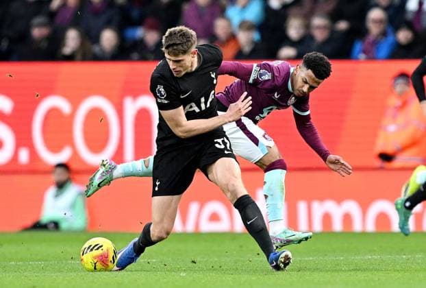 Micky van de Ven of Tottenham Hotspur and Marcus Edwards of Burnley Burnley v Tottenham Hotspur, Premier League, Football, Turf Moor, Burnley, UK - 24 Jan 2026Burnley Turf Moor United Kingdom EDITORIAL USE ONLY No use with unauthorised audio, video, data, fixture lists, club league logos or live services. Online in-match use limited to 120 images, no video emulation. No use in betting, games or single club league player publications.  Copyright: xAnnaxGowthorpe Shutterstockx 16425941z