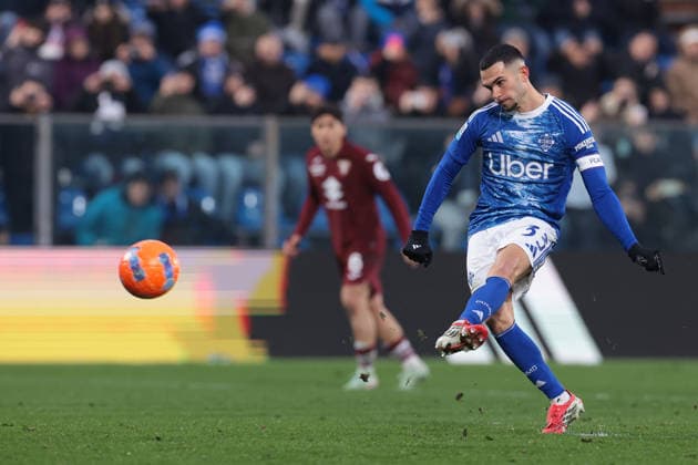 Como, Italy, 24th January 2026. Lucas Da Cunha of Como 1907 scores a penalty to give the hosts a 3-0 lead during the Como 1907 vs Torino Serie A match at Stadio Giuseppe Sinigaglia, Como. Picture credit should read: Jonathan Moscrop Sportimage EDITORIAL USE ONLY. No use with unauthorised audio, video, data, fixture lists, club league logos or live services. Online in-match use limited to 120 images, no video emulation. No use in betting, games or single club league player publications. SPI_037_JM_COMO_TORO_ SPI-4418-0037