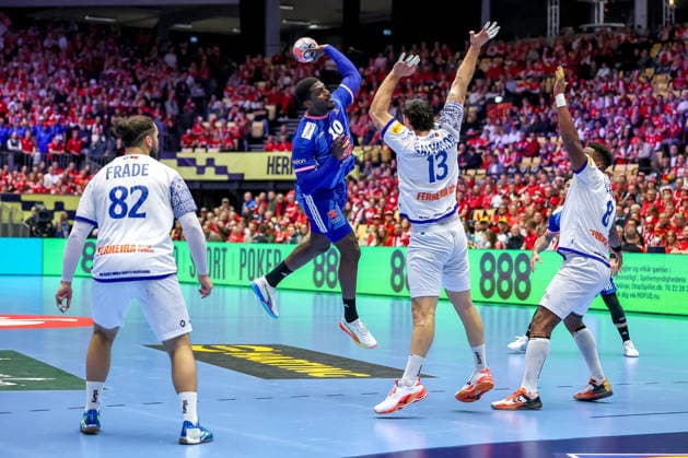 24 01 2026, Handball, Men s EHF EURO 2026, France Portugal, Jyske Bank Boxing in Herning, Denmark, Main Round Dika Mem France 10 throws over Luis Diogo Sousa Frade Portugal 82 Rocha Nogueira Portugal 13 Victor Manuel Iturriza Alvarez Portugal 08 Denmark