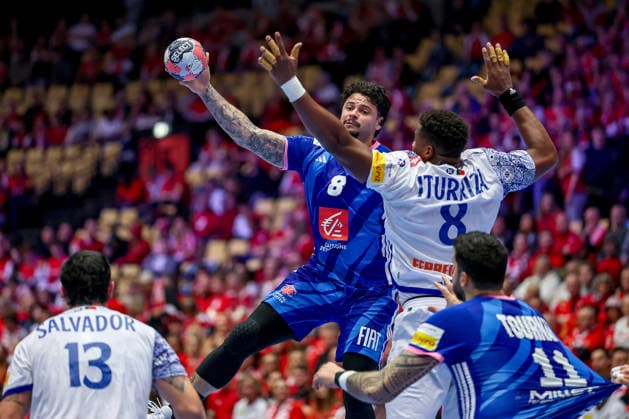 24 01 2026, Handball, Men s EHF EURO 2026, France Portugal, Jyske Bank Boxing in Herning, Denmark, Main Round Elohim Prandi France 08 in duel against Victor Manuel Iturriza Alvarez Portugal 08 Denmark