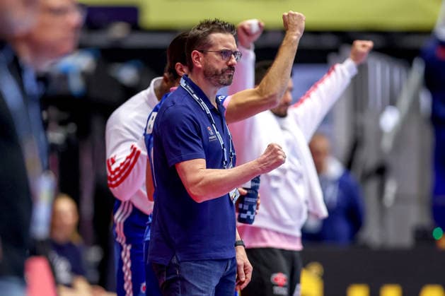 24 01 2026, Handball, Men s EHF EURO 2026, France Portugal, Jyske Bank Boxing in Herning, Denmark, Main Round Headcoach Guillaume Gille France hc gesticulating on the sidelines Denmark