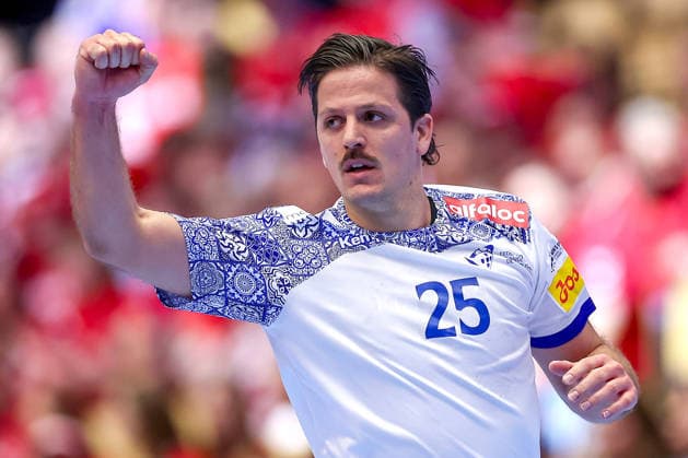 24 01 2026, Handball, Men s EHF EURO 2026, France Portugal, Jyske Bank Boxing in Herning, Denmark, Main Round Antonio Antunes Baeta Rodrigues Areia Portugal 25 gesticulating on the pitch cheering Denmark
