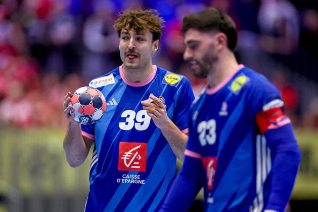 24 01 2026, Handball, Men s EHF EURO 2026, France Portugal, Jyske Bank Boxing in Herning, Denmark, Main Round Thibaud Briet France 39 alongside Ludovic Fabregas France 23 Denmark