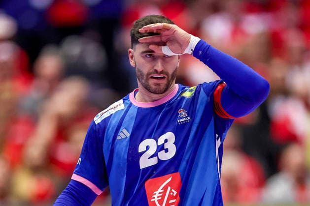 24 01 2026, Handball, Men s EHF EURO 2026, France Portugal, Jyske Bank Boxing in Herning, Denmark, Main Round Ludovic Fabregas France 23 gesticulating on the pitch Denmark