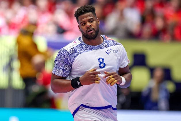 24 01 2026, Handball, Men s EHF EURO 2026, France Portugal, Jyske Bank Boxen in Herning, Denmark, Main Round Victor Manuel Iturriza Alvarez Portugal 08 Denmark