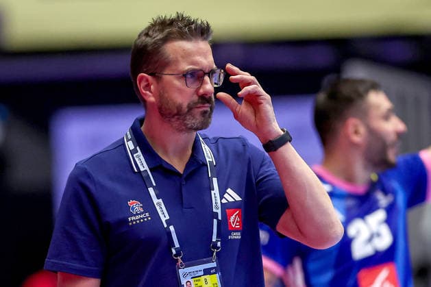 24 01 2026, Handball, Men s EHF EURO 2026, France Portugal, Jyske Bank Boxing in Herning, Denmark, Main Round Headcoach Guillaume Gille France hc gesticulating on the sidelines Denmark