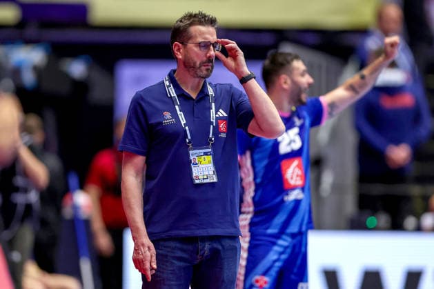 24 01 2026, Handball, Men s EHF EURO 2026, France Portugal, Jyske Bank Boxing in Herning, Denmark, Main Round Headcoach Guillaume Gille France hc gesticulating on the sidelines Denmark