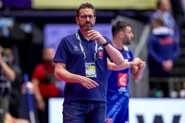 24 01 2026, Handball, Men s EHF EURO 2026, France Portugal, Jyske Bank Boxing in Herning, Denmark, Main Round Headcoach Guillaume Gille France hc gesticulating on the sidelines Denmark